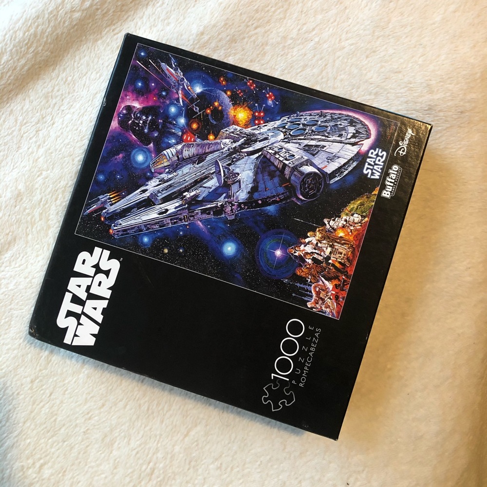 Unopened STARWARS 1000 piece set.